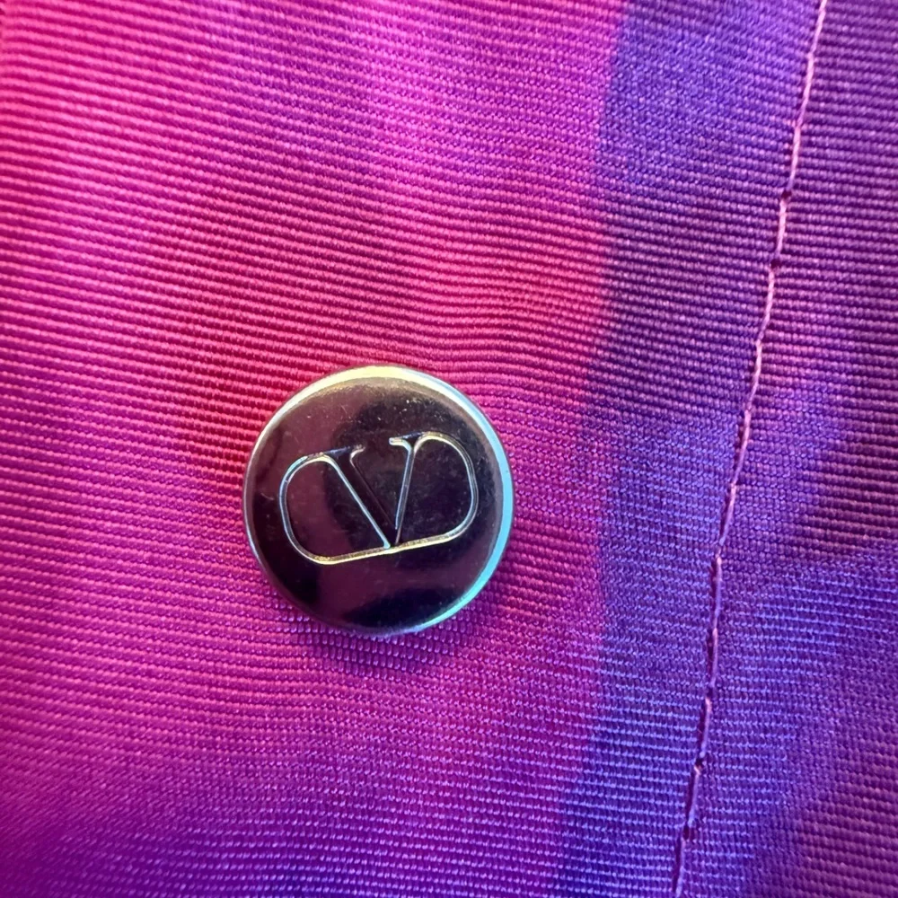 VALENTINO GARAVANI
Rose-Print Button Down Shirt Jacket It38 NWT - Picture 9 of 14